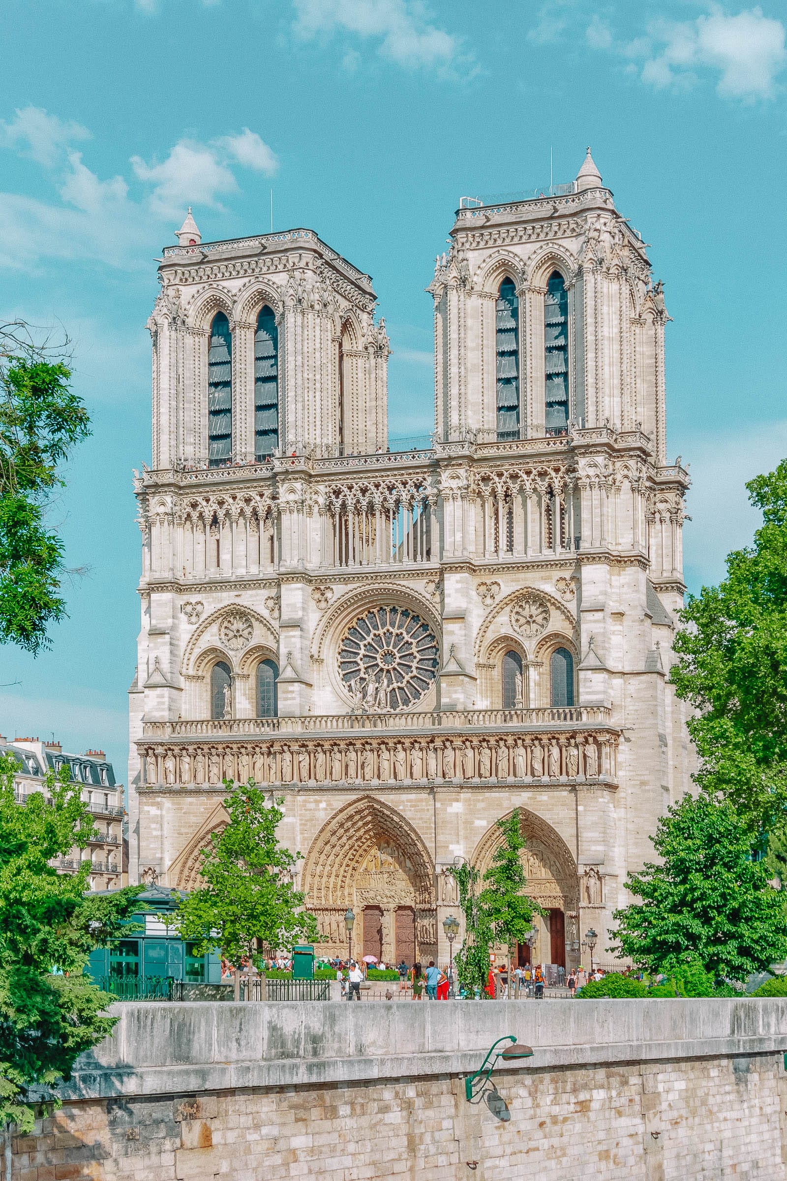 paris search hunchback