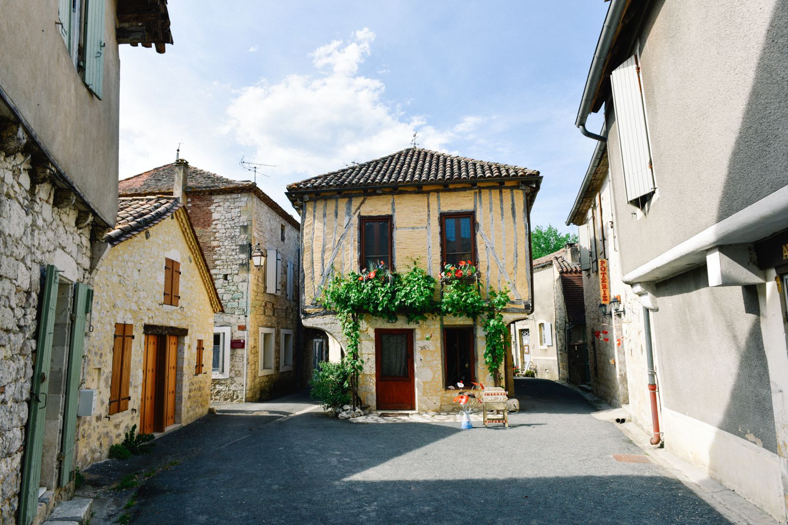 visiting issigeac dordogne