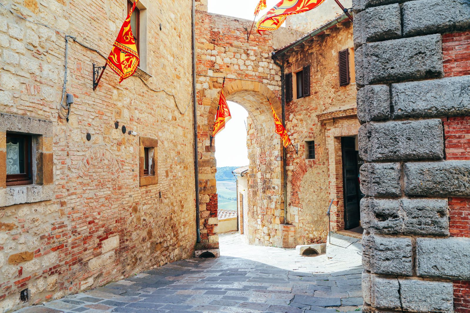 visiting montepulciano tuscany