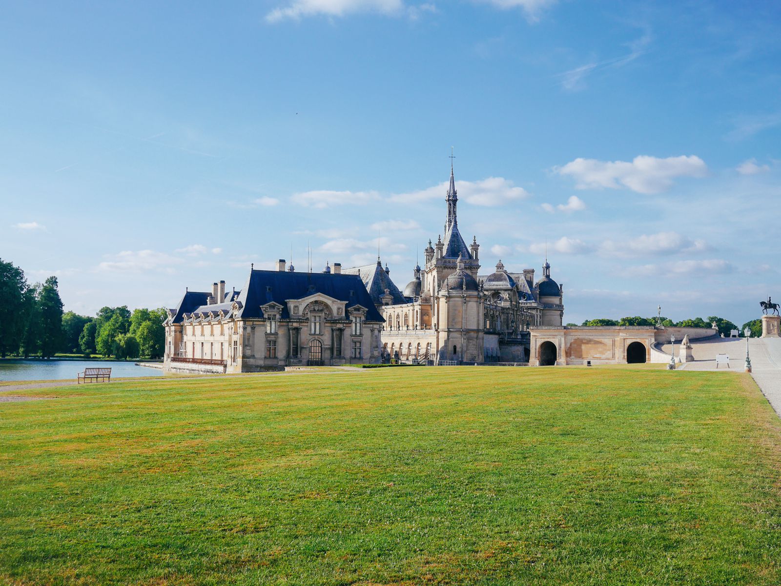 photos postcards chantilly