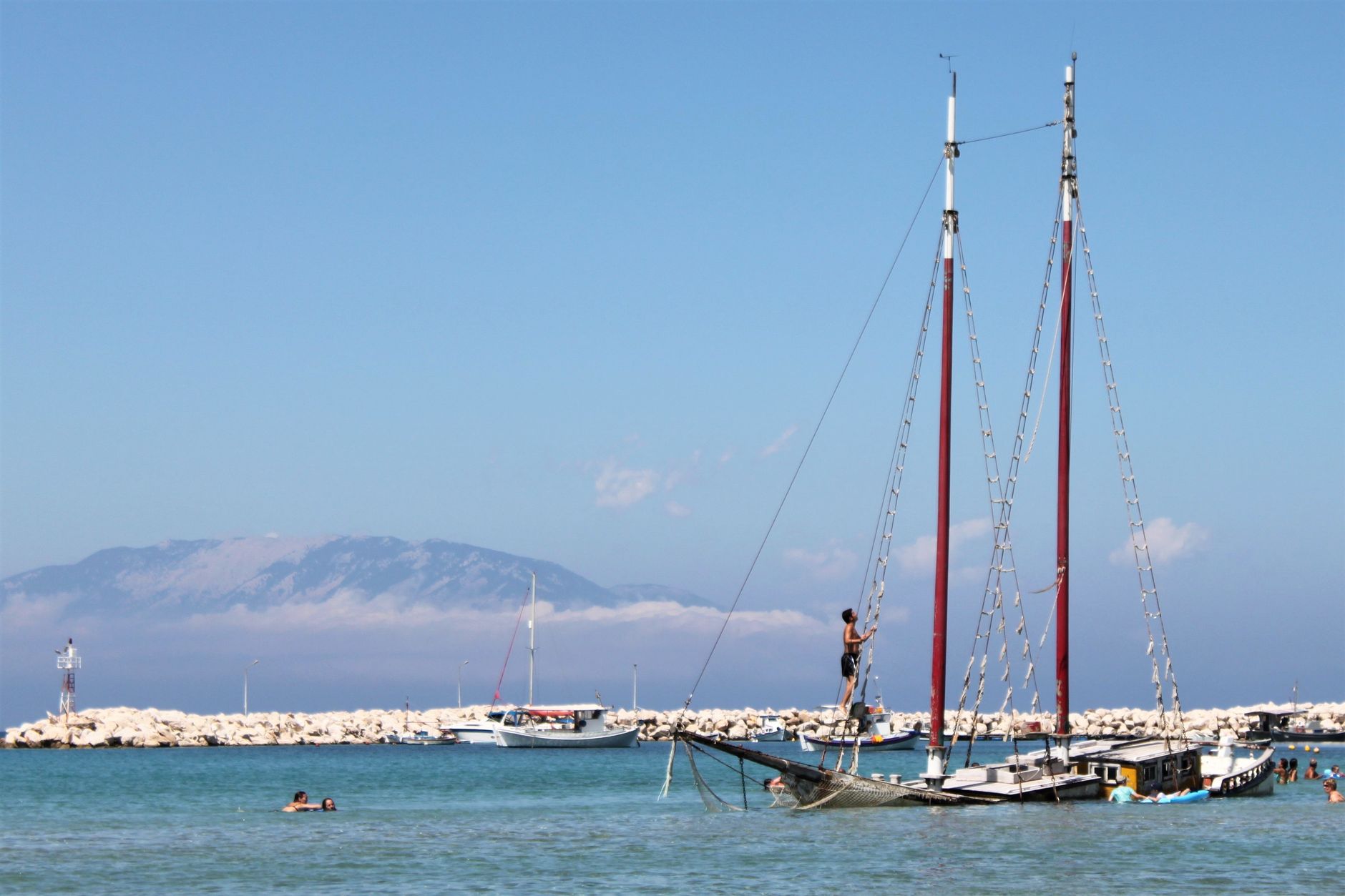 Angiola II yacht sinking - Angiola II Yacht Sinking