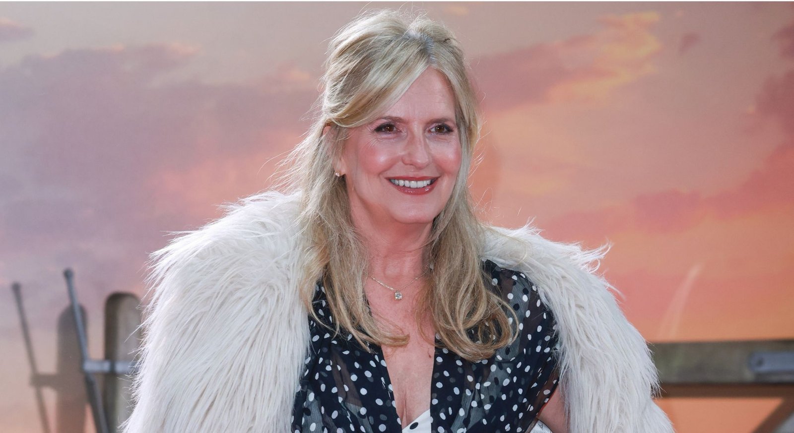penny lancaster lends