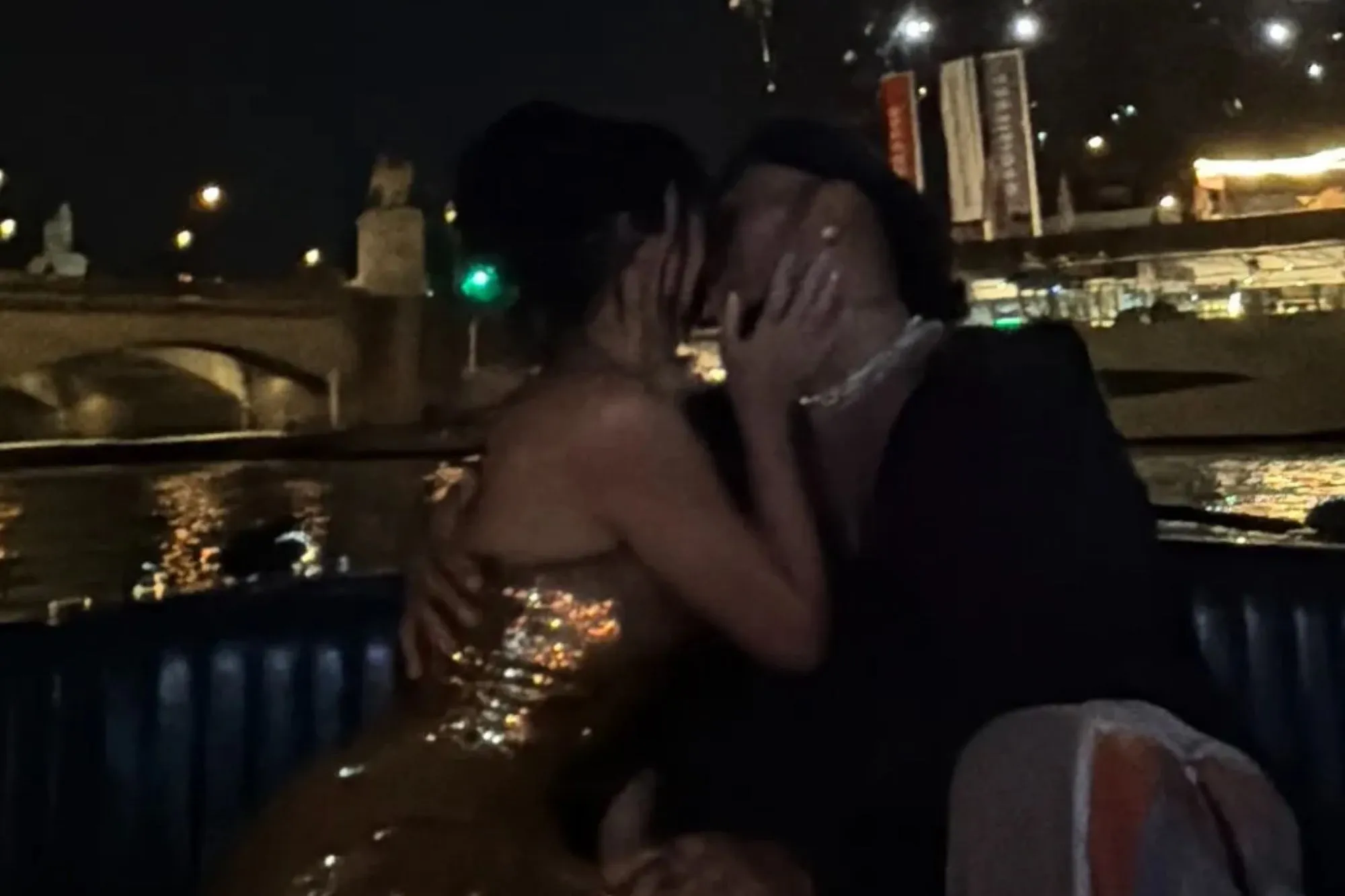 kim kardashian snogs