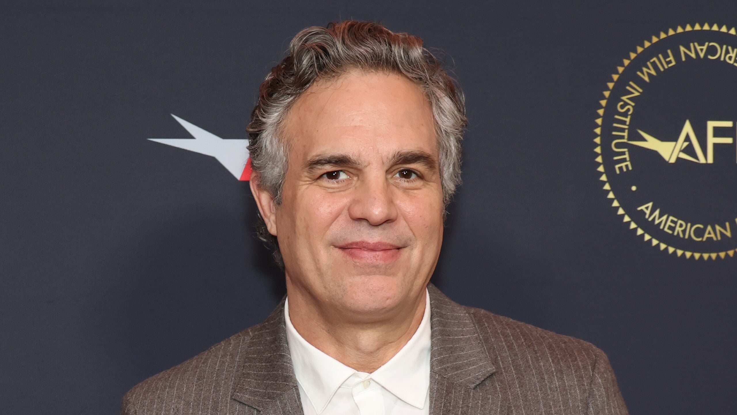 mark ruffalo facing