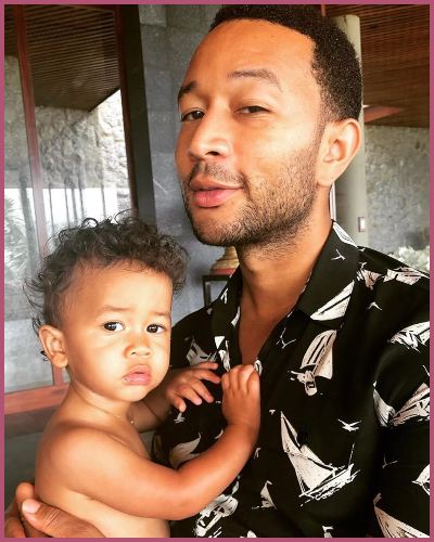 chrissy teigens son