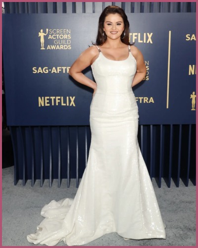 selena gomez gives