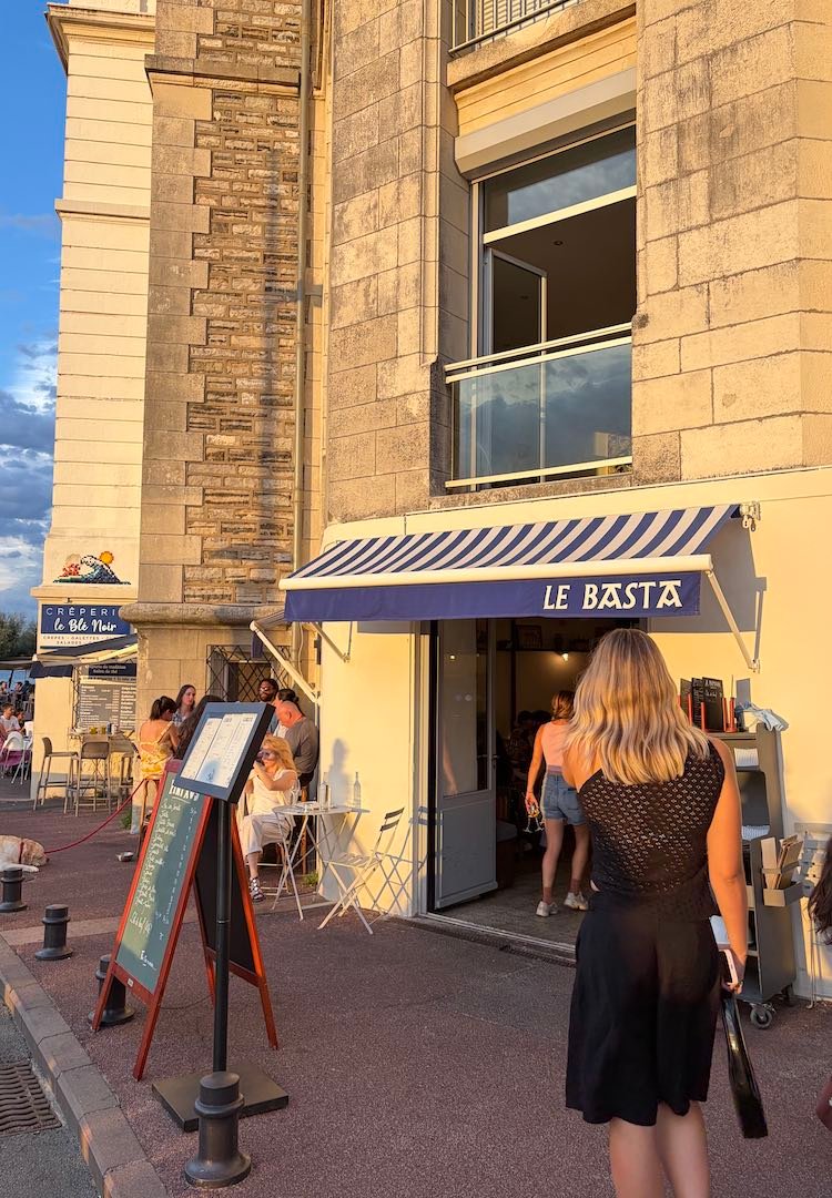 writers guide biarritz