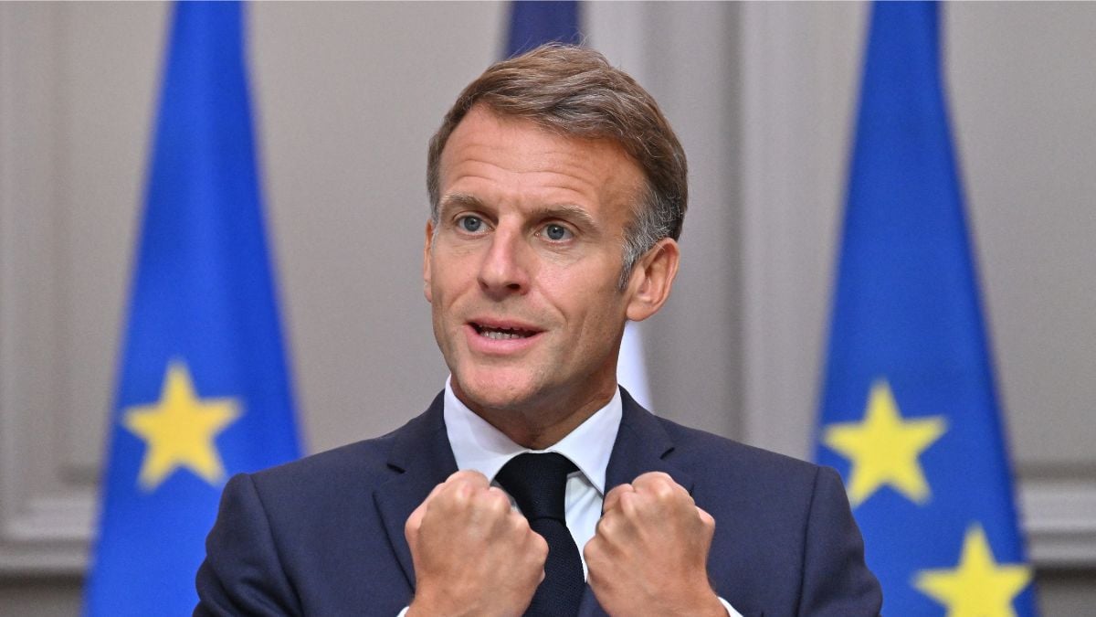 emmanuel macron geste