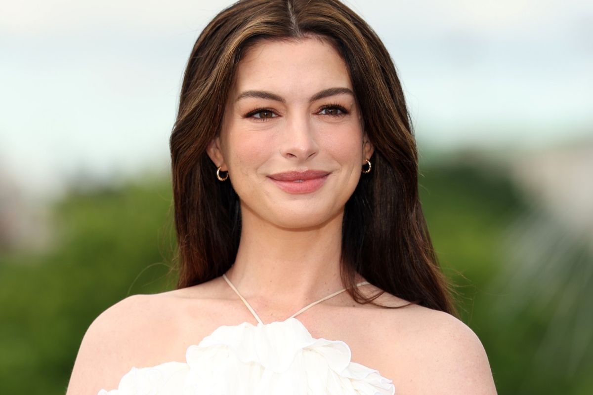 anne hathaway joins