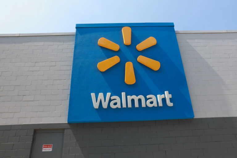 walmart touts free