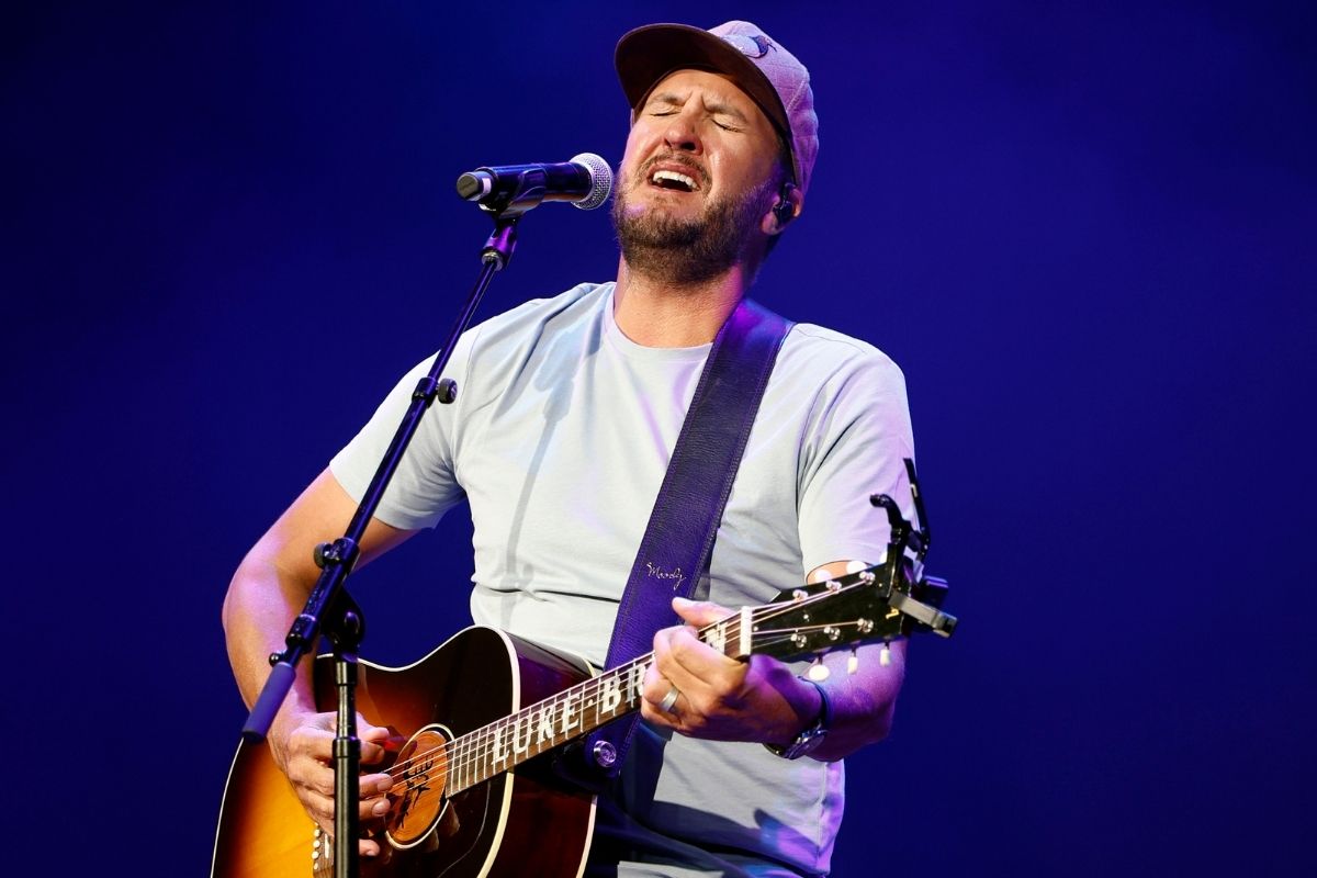 luke bryan fan