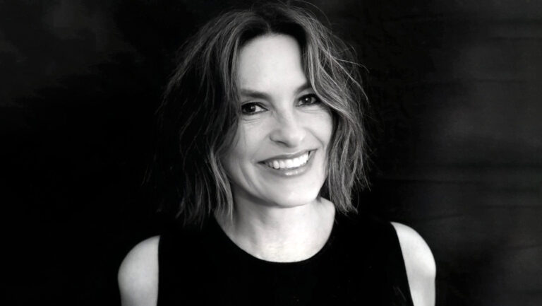 emmys host mariska