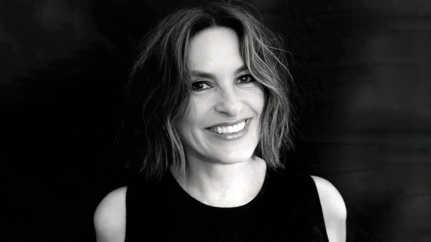 emmys host mariska