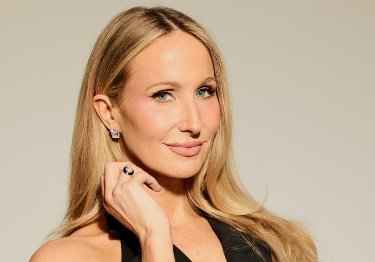 nikki glaser signs