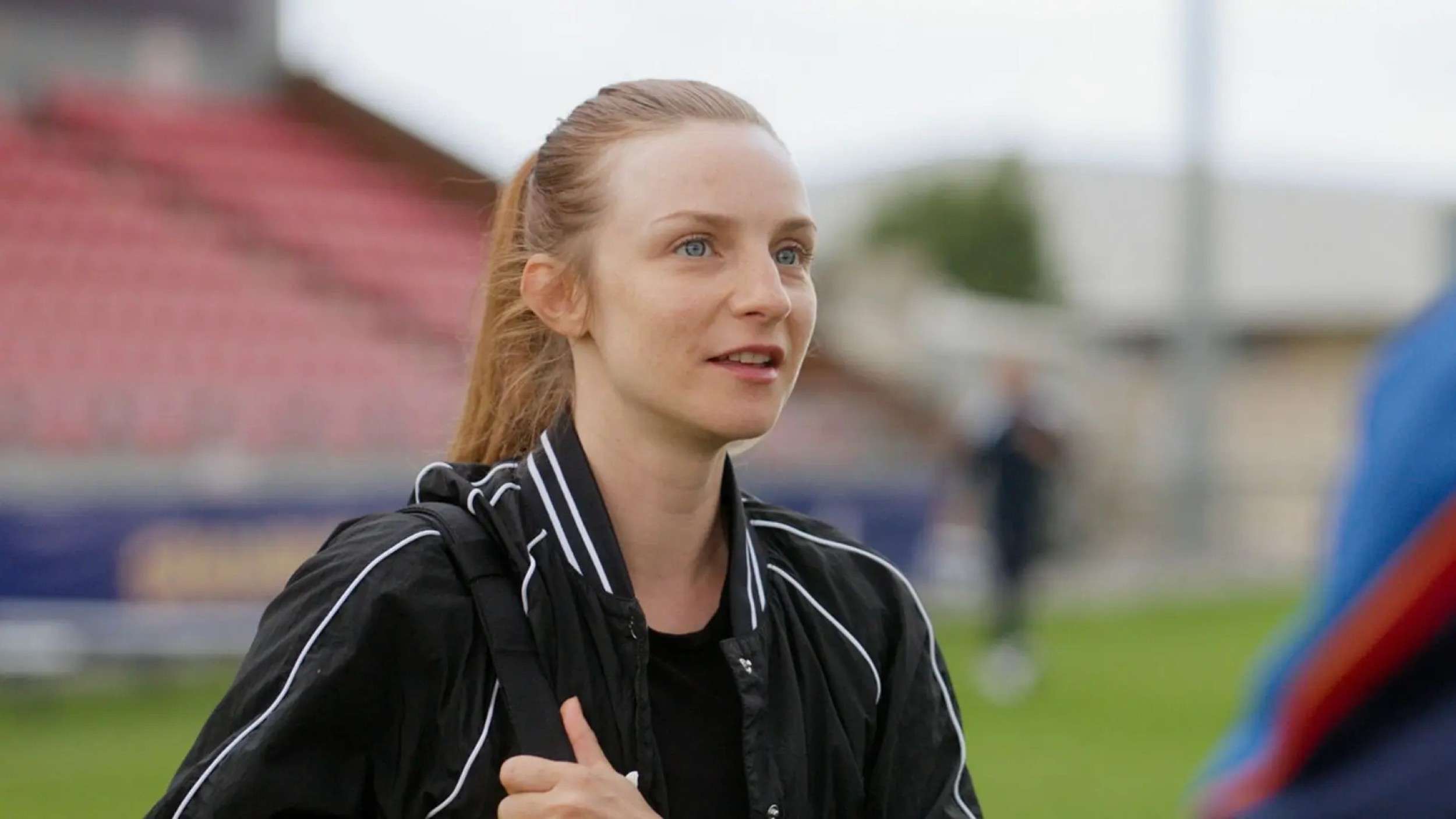 plays lizzie davis