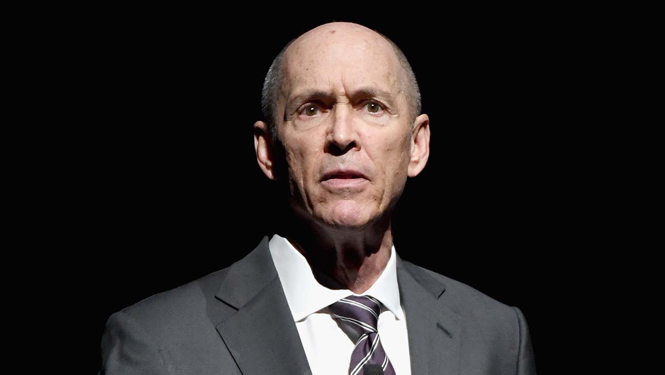 paramount sued exdistribution