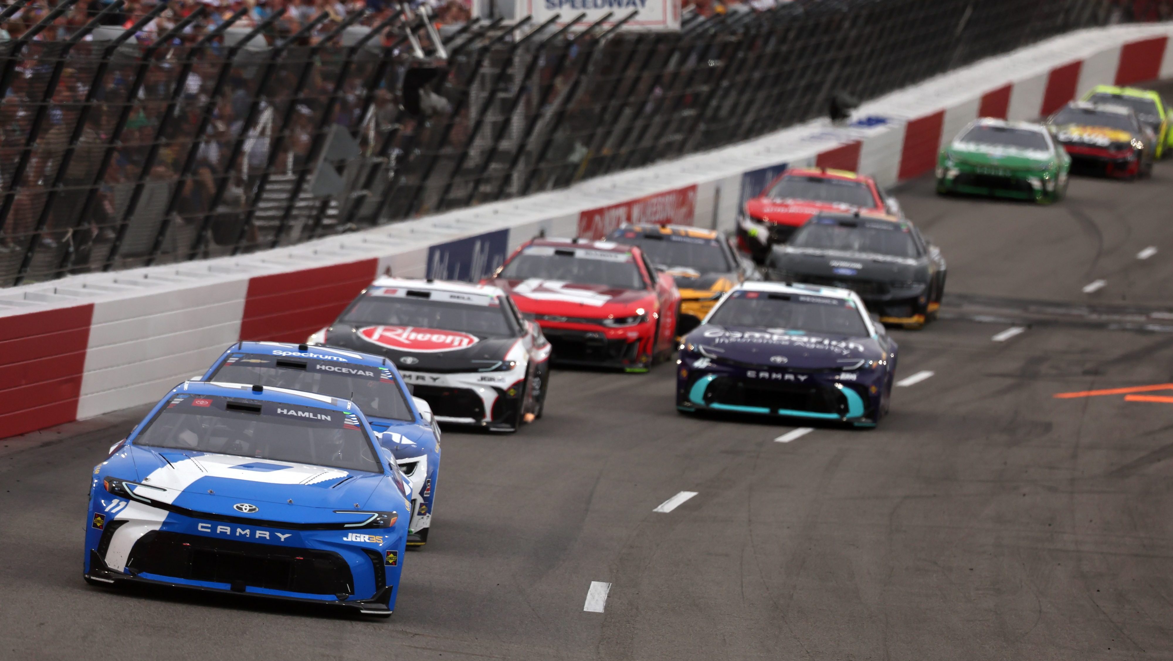 nascar fans can