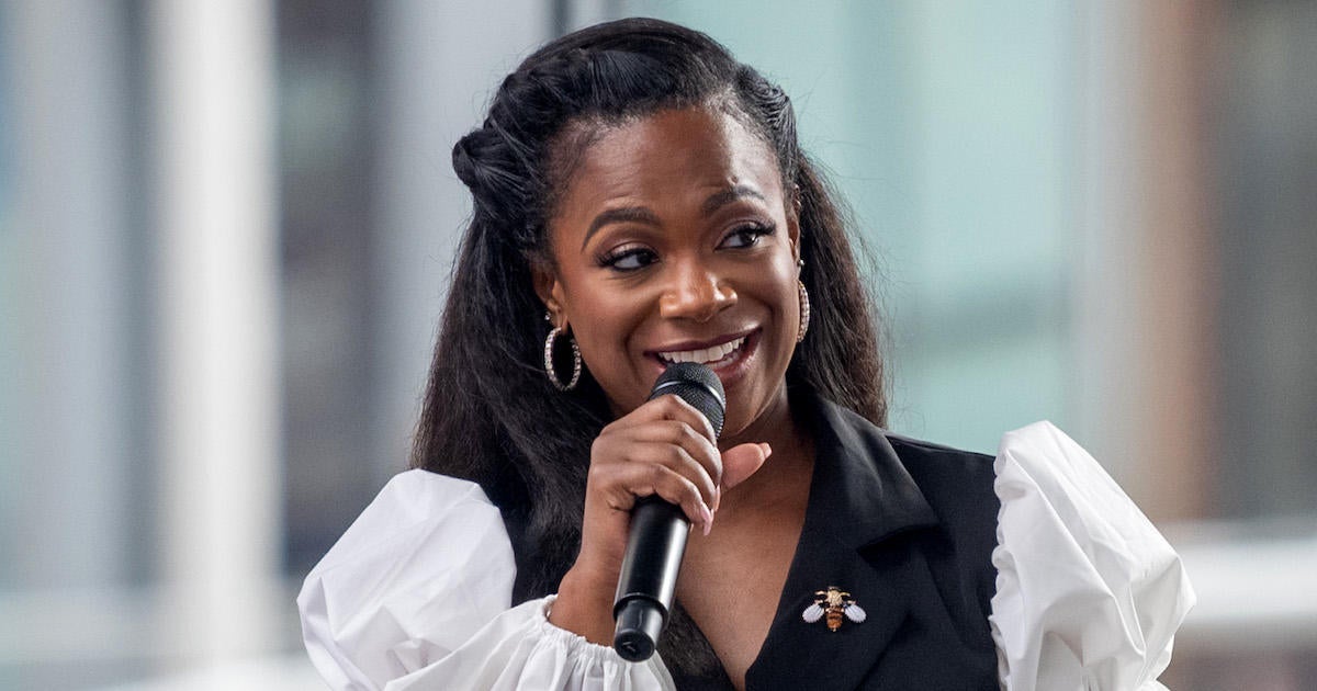 kandi burruss mom