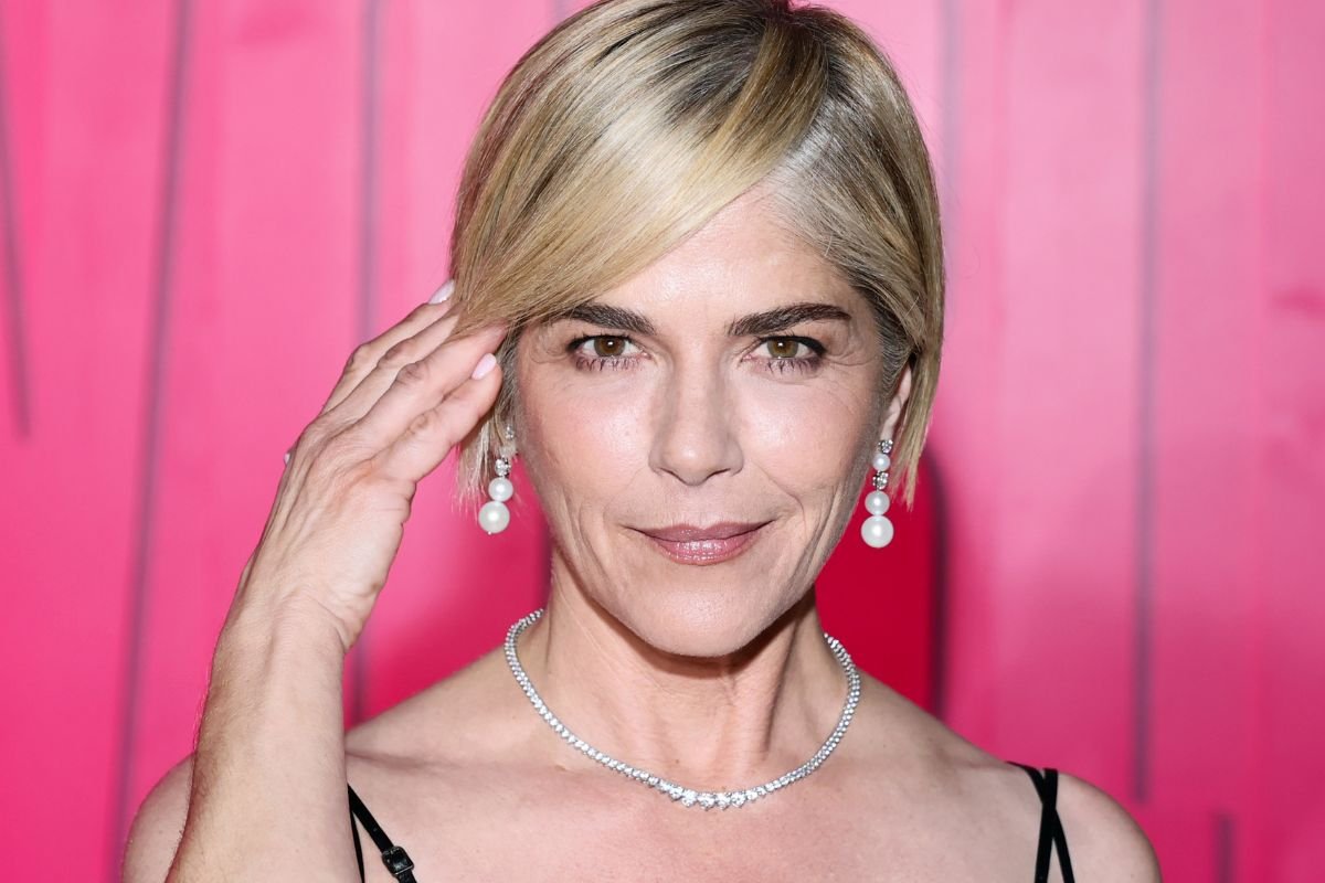 selma blair charged