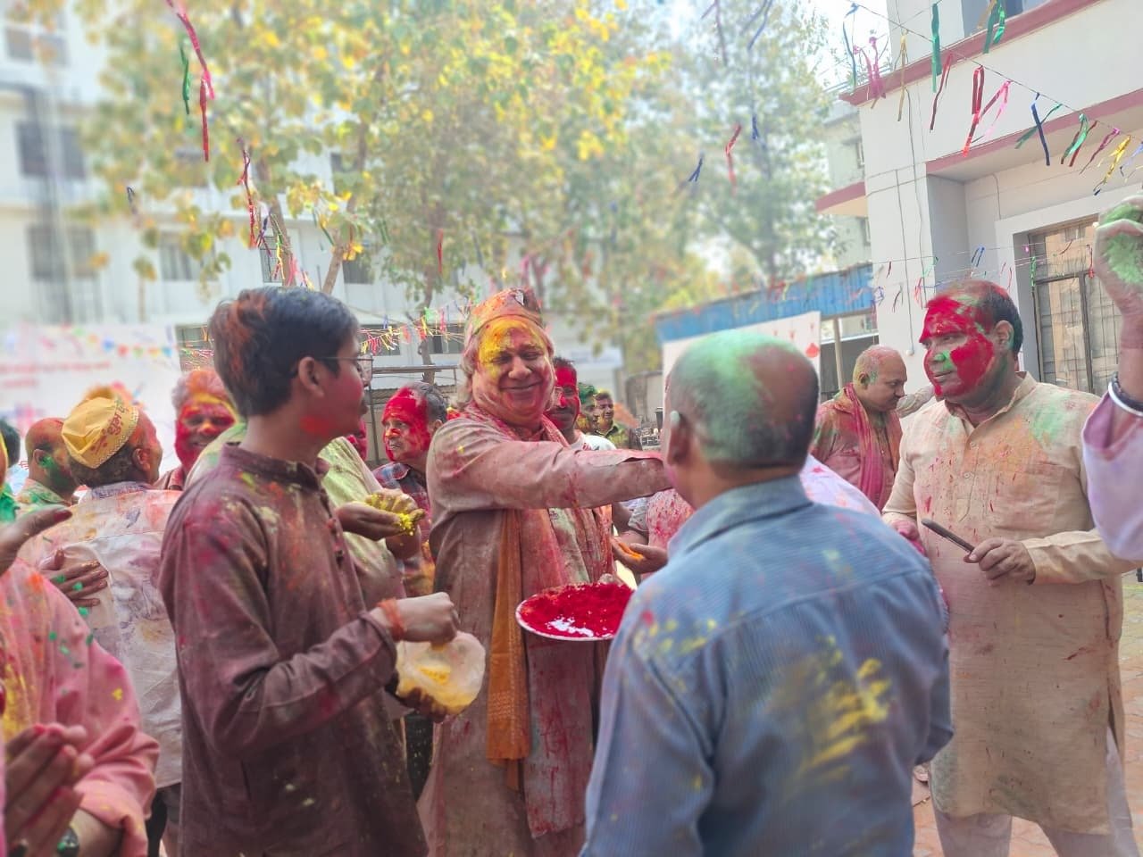 होली मिलन की रही धूम