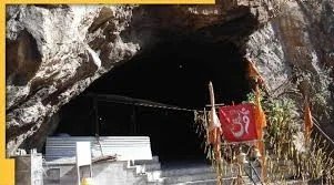 जम्मू की उस गुफा में शिव का वास, जहां प्रवेश करने से भी कांप जाते हैं लोग