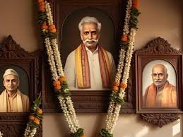 पितरों की तस्वीर कहाँ लगाएं और कहाँ नहीं, ताकि बनी रहे सुख-शांति!