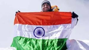 नरेंद्र कुमार ने माउंट अन्नपूर्णा पर फहराया तिरंगा