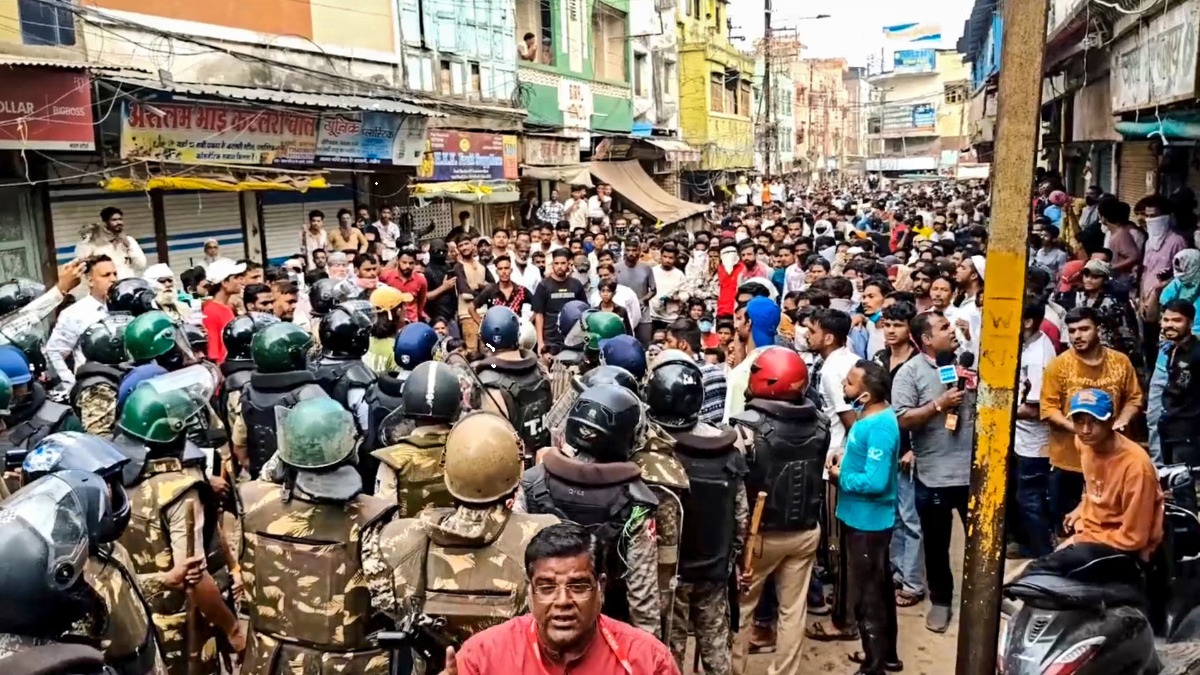 उज्जैन शाही मस्जिद मामले में समझौता, 3 फीट हिस्सा हटाने को तैयार समिति