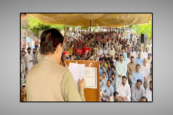 اسلام آباد ،سی ڈی اے مزدور یونین (سی بی اے ) کے زیراہتمام نجکاری کیخلاف منعقدہ تقریب سے چودھری محمد یاسین خطاب کررہے ہیں