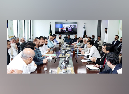 اسلام آباد: وزیر پیٹرولیم علی پرویز ملک سے آئل ٹینکر کنٹریکٹرز ایسوسی ایشن کا وفد ملاقات کررہا ہے