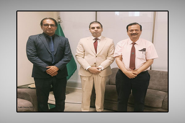 ایچ او سی سفارتخانہ پاکستان محمد حمزہ سے ڈاکٹرتعظیم حسین کی ملاقات