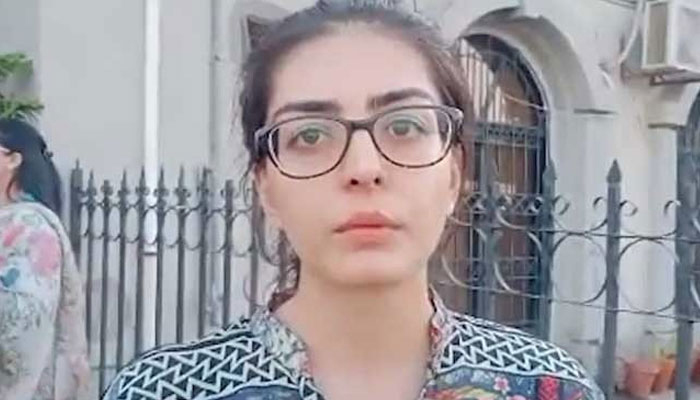 متنازع ٹویٹس کیس میں ایمان مزاری کو ریلیف ملنے کا امکا ن