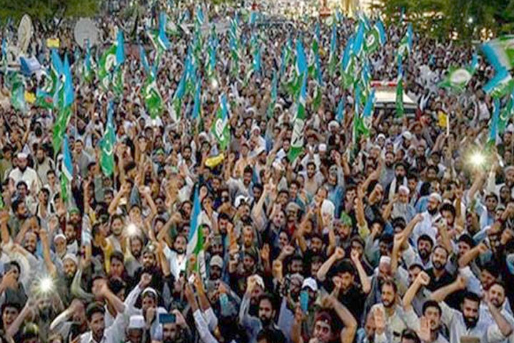 حافظ نعیم کی اپیل پر کراچی میں شارع فیصل پرجماعت اسلامی کا بھرپوراحتجاج