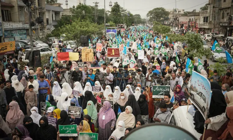 karachi roads blocked