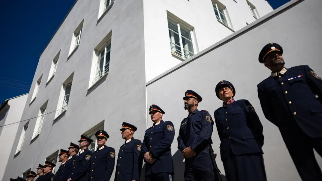 austria opens police