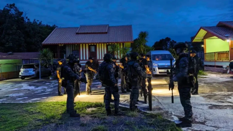 police swat team