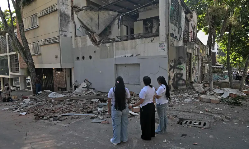 74magnitude quake strikes