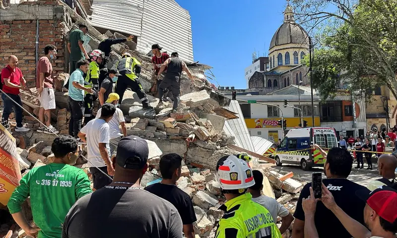destructive earthquake hits