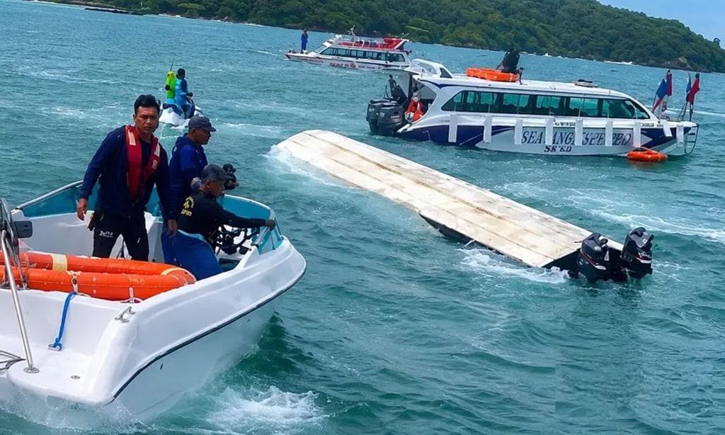 tourist nightmare speedboat
