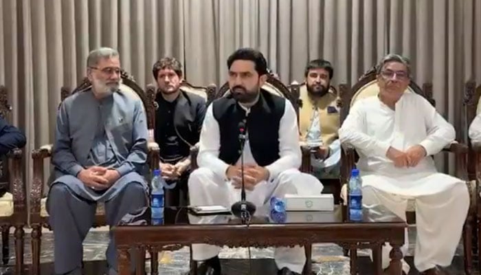 pti lawmakers clash
