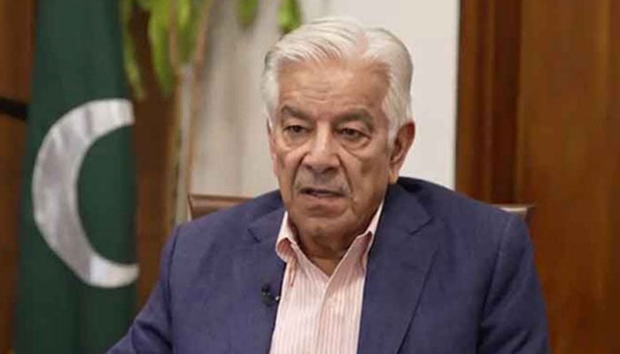 khawaja asif backs