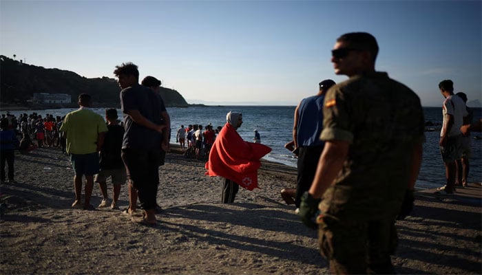 france tightens borders