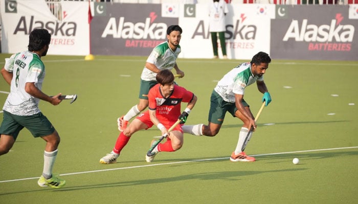 pakistan defeat south