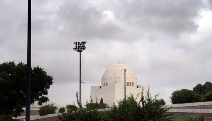karachi braces drizzle