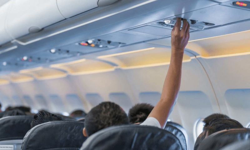 airplanes turn off