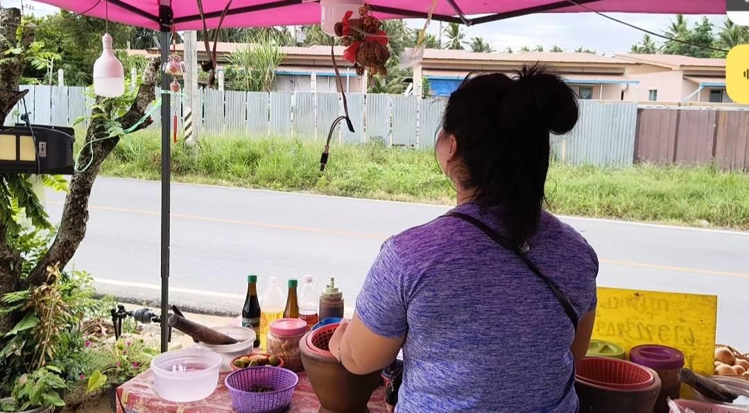 somtam shop owner