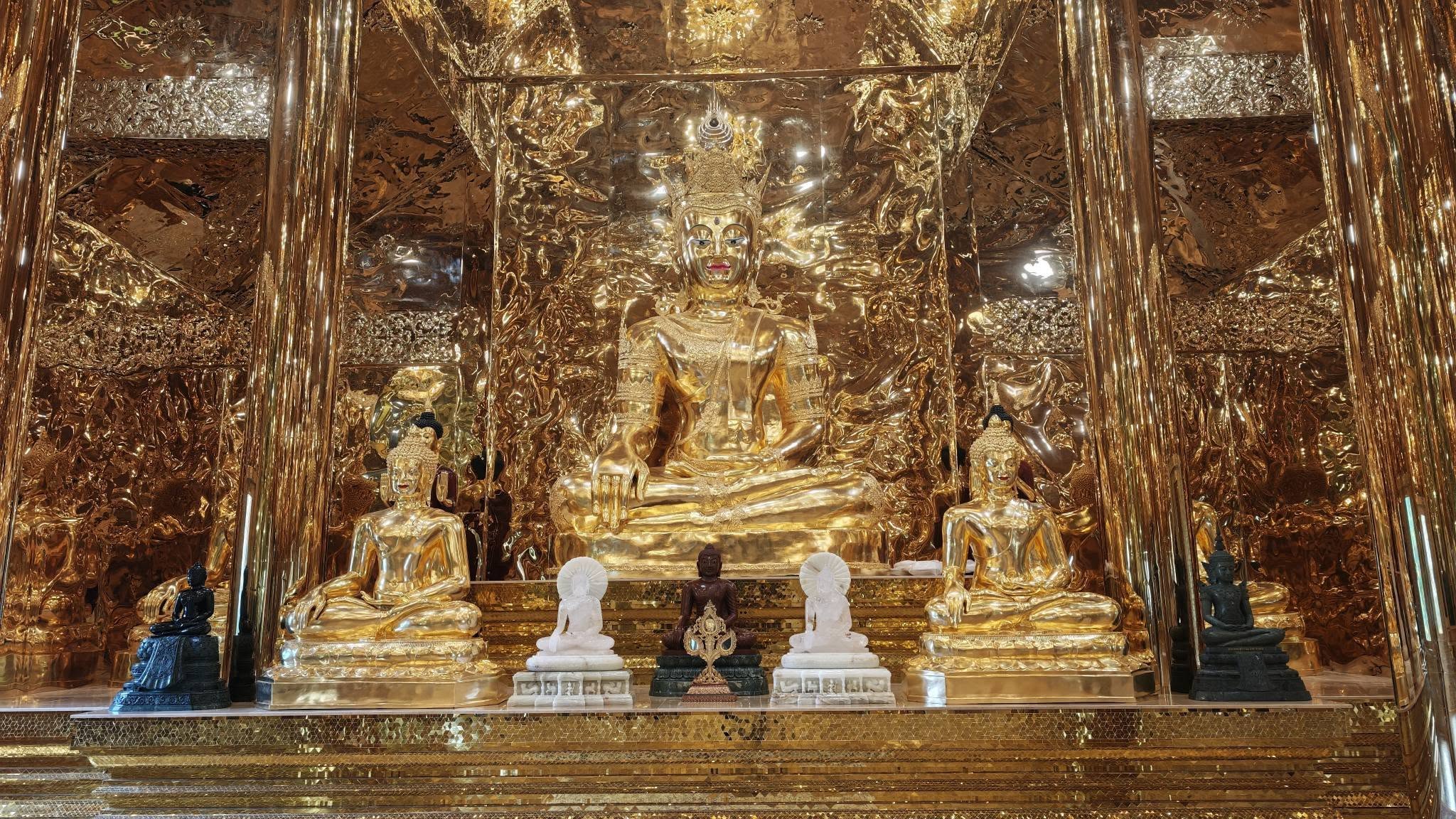 nine emerald buddha