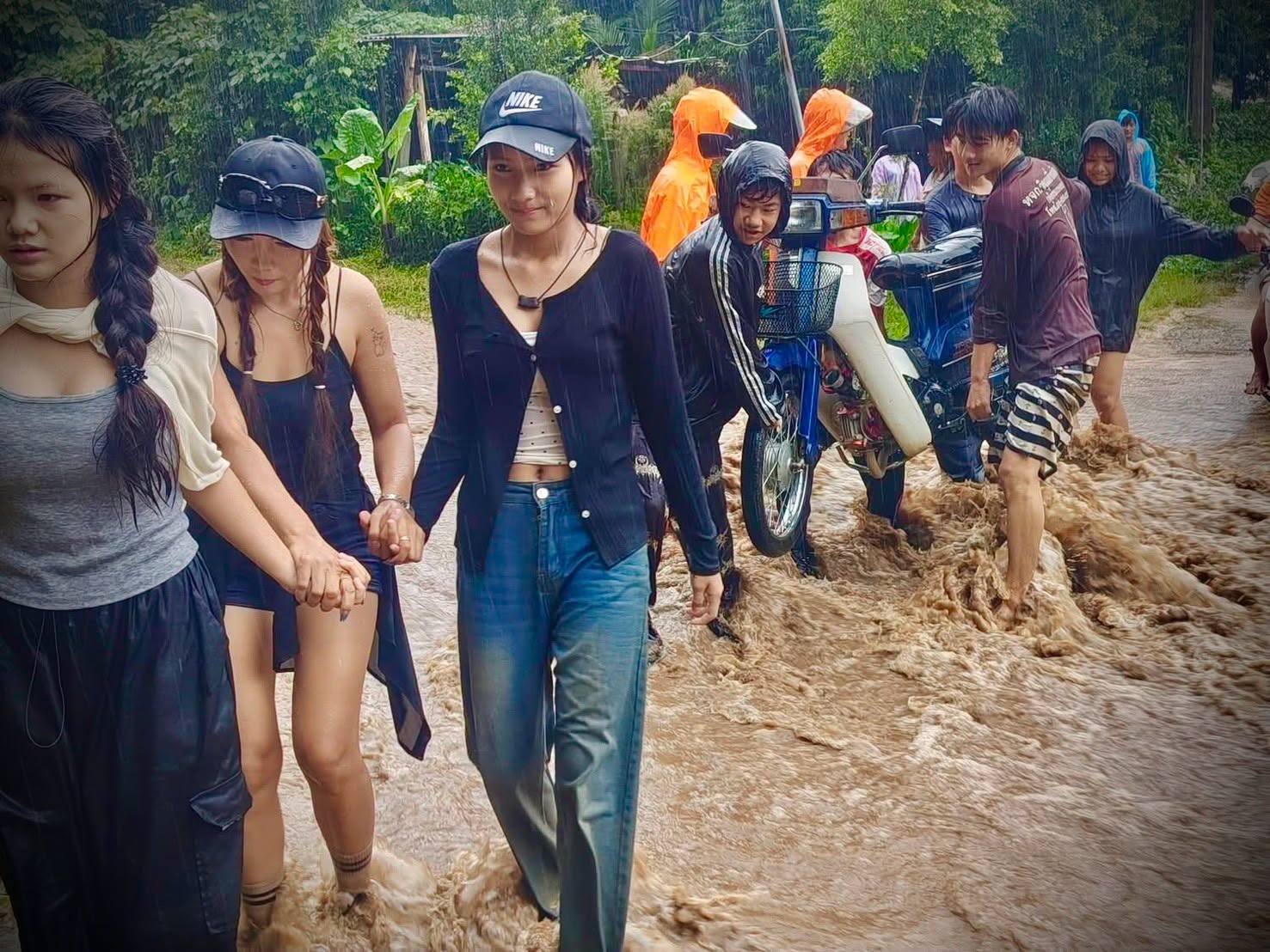tourists rescued after