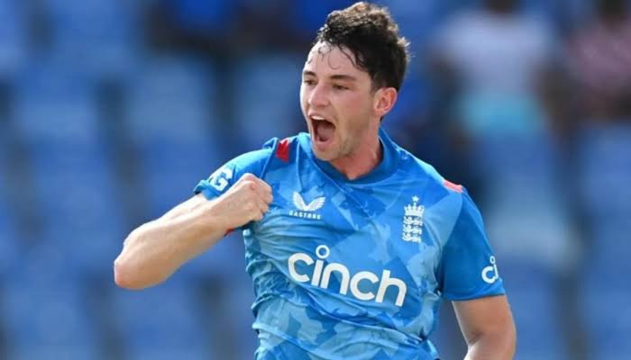 england fast bowler