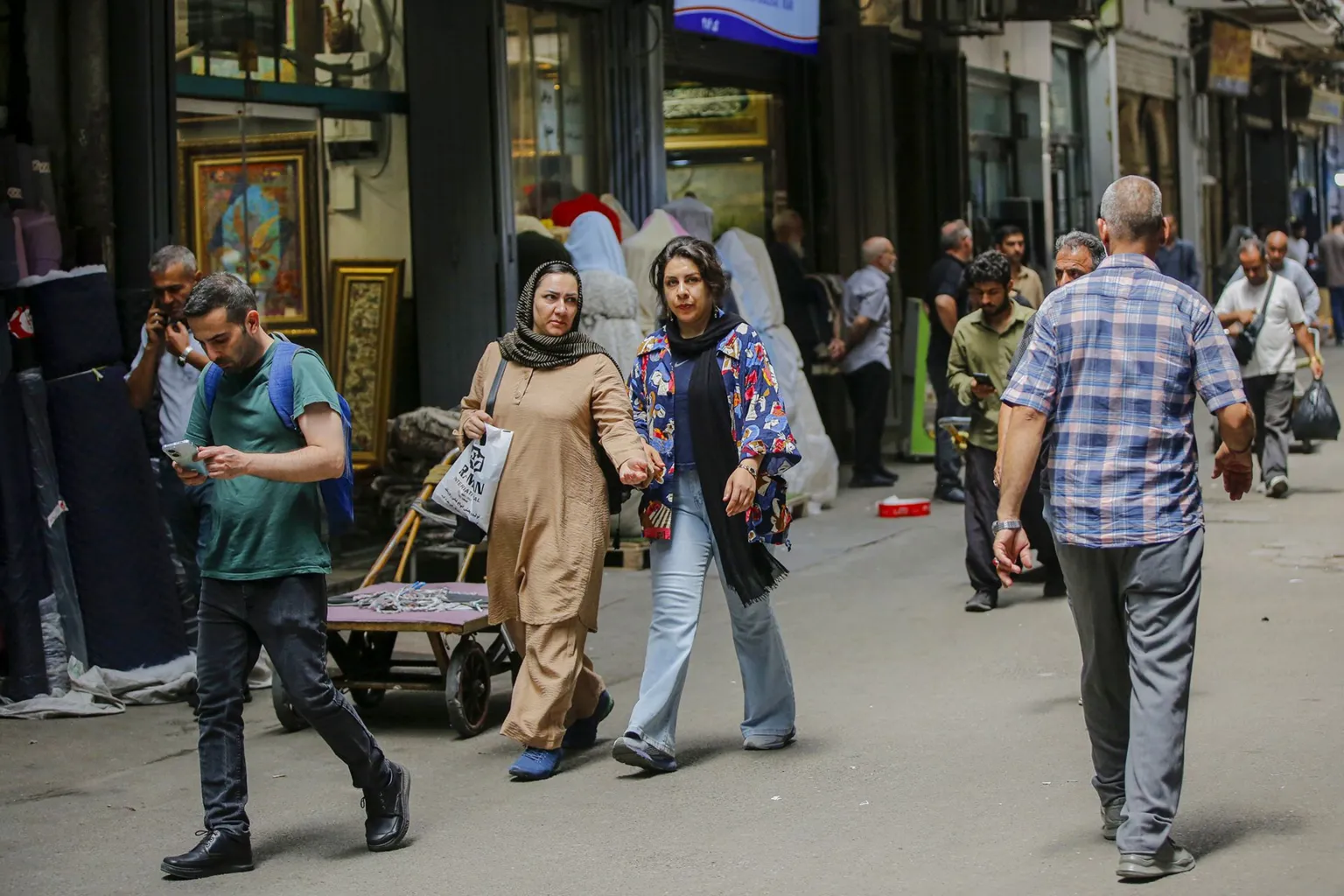 iran vows withstand